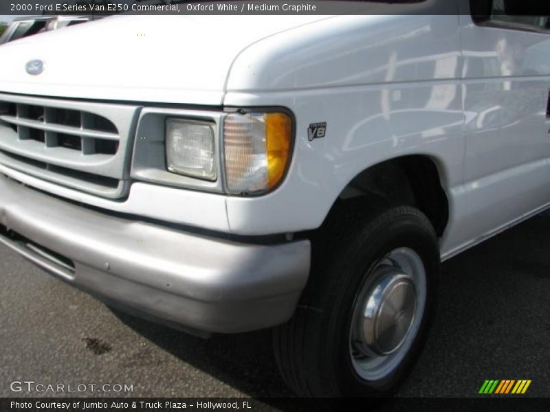 Oxford White / Medium Graphite 2000 Ford E Series Van E250 Commercial