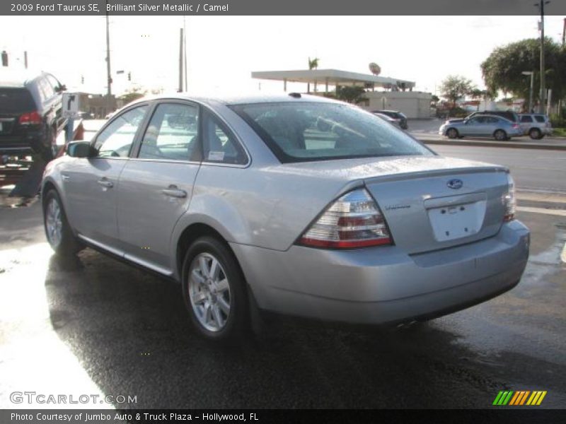 Brilliant Silver Metallic / Camel 2009 Ford Taurus SE