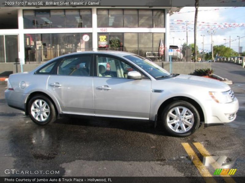 Brilliant Silver Metallic / Camel 2009 Ford Taurus SE