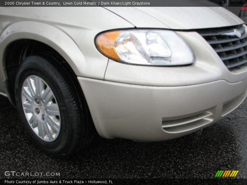Linen Gold Metallic / Dark Khaki/Light Graystone 2006 Chrysler Town & Country