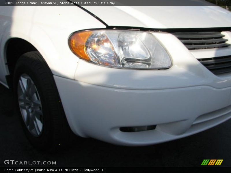 Stone White / Medium Slate Gray 2005 Dodge Grand Caravan SE