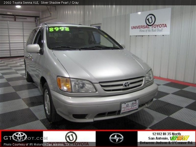 Silver Shadow Pearl / Gray 2002 Toyota Sienna XLE