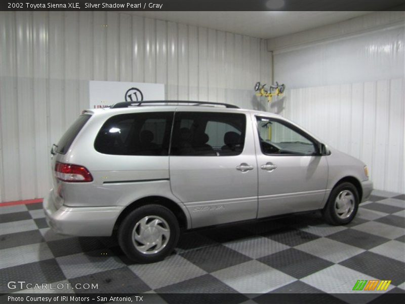 Silver Shadow Pearl / Gray 2002 Toyota Sienna XLE