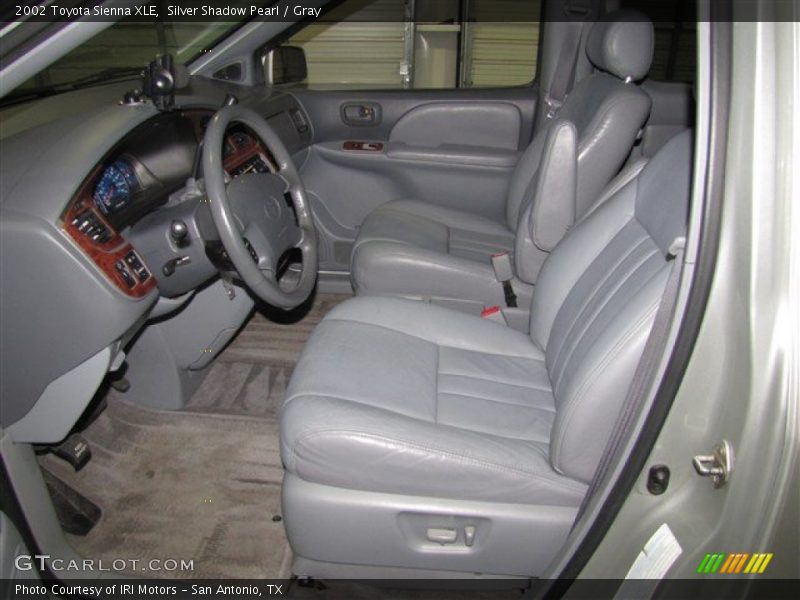 Silver Shadow Pearl / Gray 2002 Toyota Sienna XLE