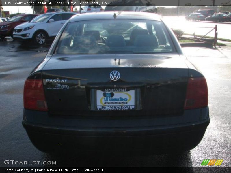 Royal Green Pearl / Grey 1999 Volkswagen Passat GLS Sedan