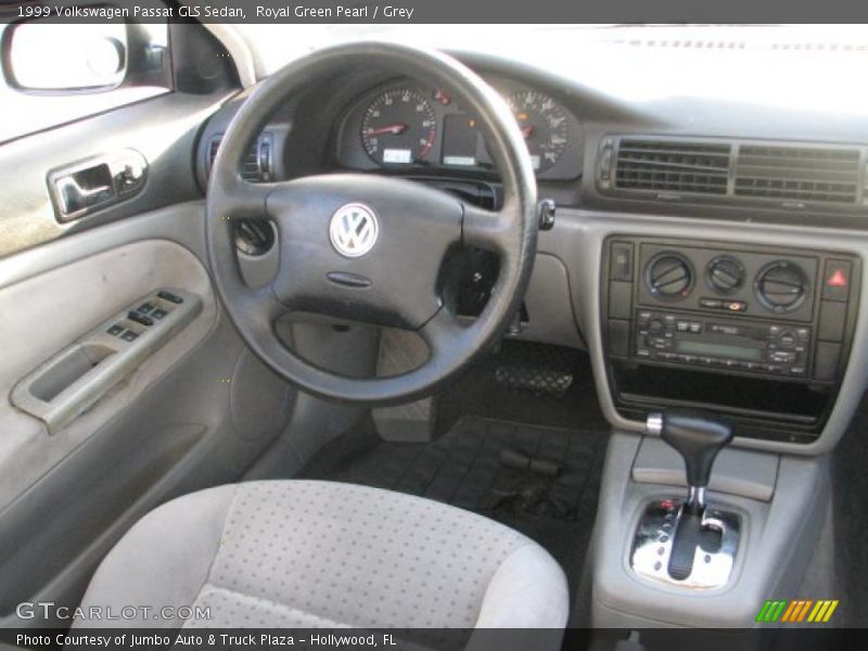 Royal Green Pearl / Grey 1999 Volkswagen Passat GLS Sedan