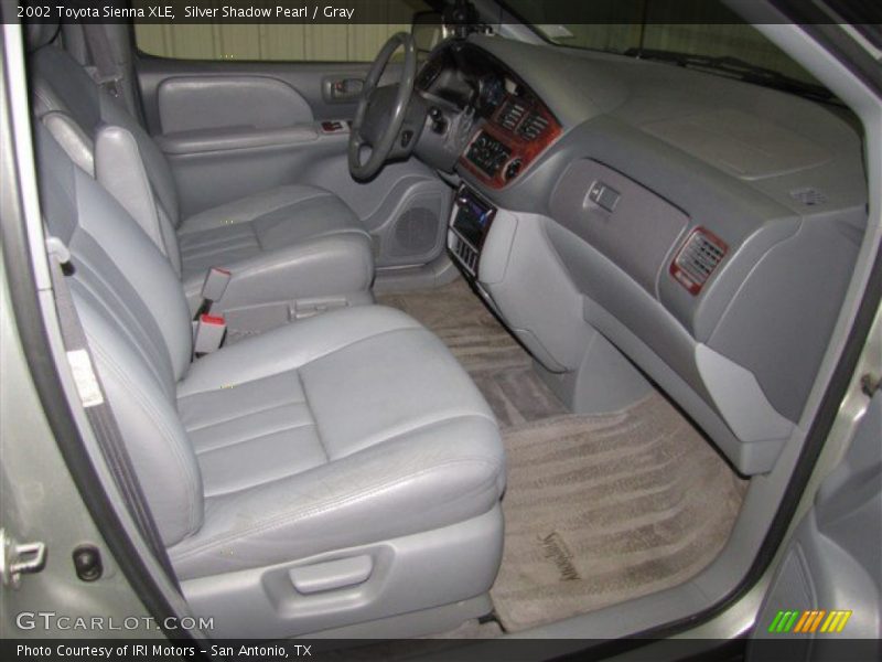 Silver Shadow Pearl / Gray 2002 Toyota Sienna XLE