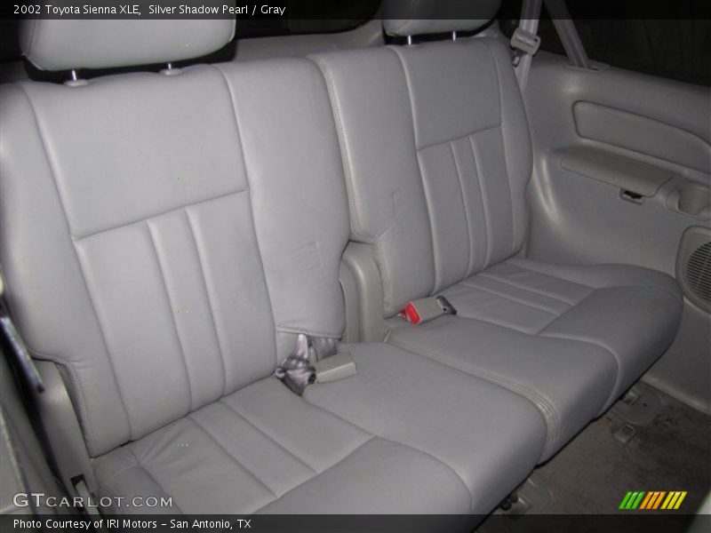 Silver Shadow Pearl / Gray 2002 Toyota Sienna XLE