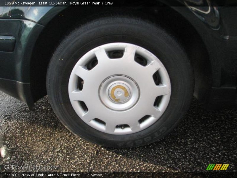 Royal Green Pearl / Grey 1999 Volkswagen Passat GLS Sedan