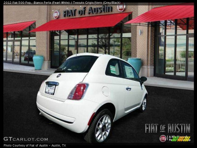 Bianco Perla (Pearl White) / Tessuto Grigio/Nero (Grey/Black) 2012 Fiat 500 Pop