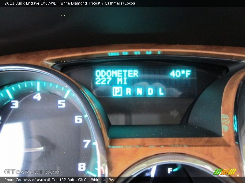 White Diamond Tricoat / Cashmere/Cocoa 2011 Buick Enclave CXL AWD
