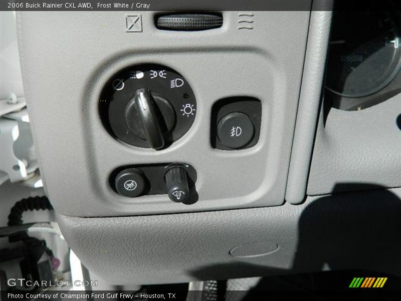 Frost White / Gray 2006 Buick Rainier CXL AWD