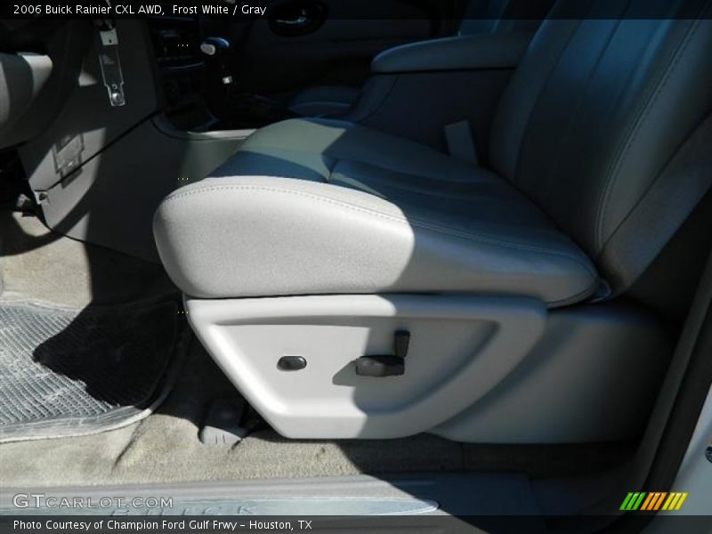Frost White / Gray 2006 Buick Rainier CXL AWD