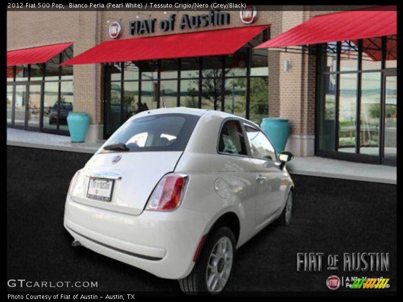 Bianco Perla (Pearl White) / Tessuto Grigio/Nero (Grey/Black) 2012 Fiat 500 Pop