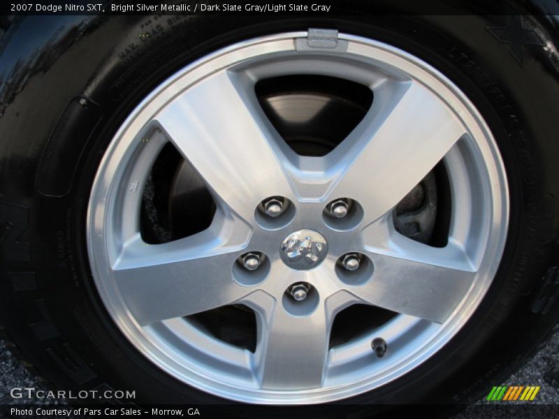 Bright Silver Metallic / Dark Slate Gray/Light Slate Gray 2007 Dodge Nitro SXT