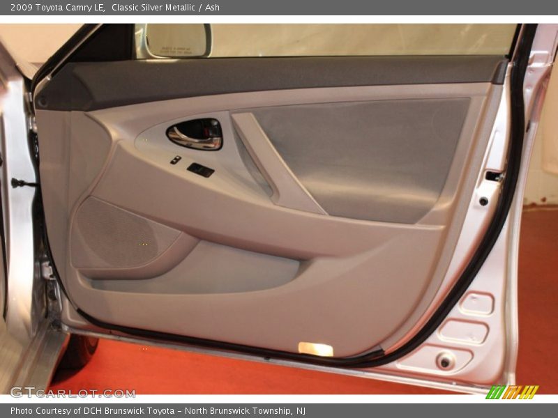 Classic Silver Metallic / Ash 2009 Toyota Camry LE