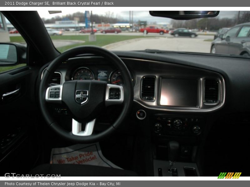 Brilliant Black Crystal Pearl / Black 2011 Dodge Charger SE
