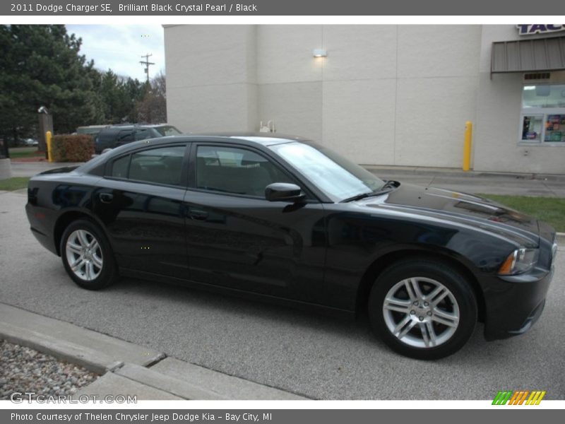 Brilliant Black Crystal Pearl / Black 2011 Dodge Charger SE