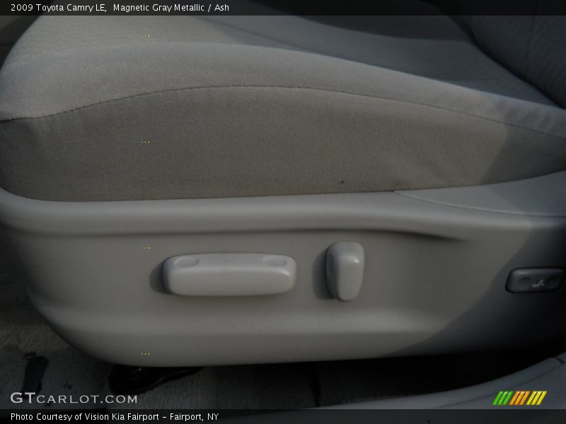 Magnetic Gray Metallic / Ash 2009 Toyota Camry LE