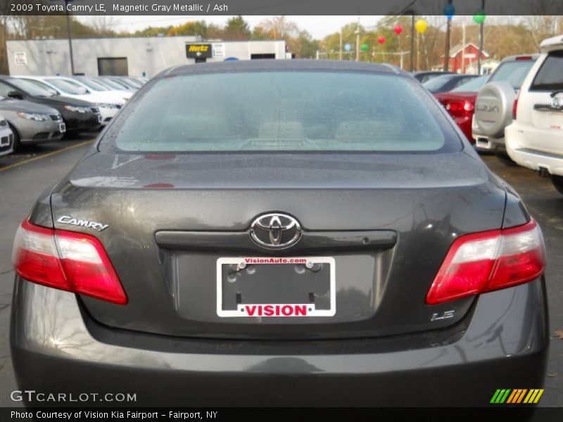 Magnetic Gray Metallic / Ash 2009 Toyota Camry LE