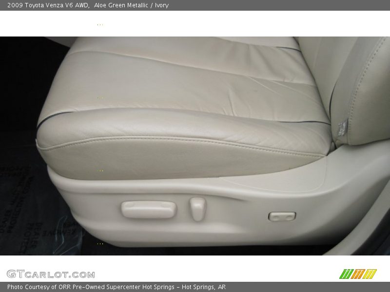 Aloe Green Metallic / Ivory 2009 Toyota Venza V6 AWD