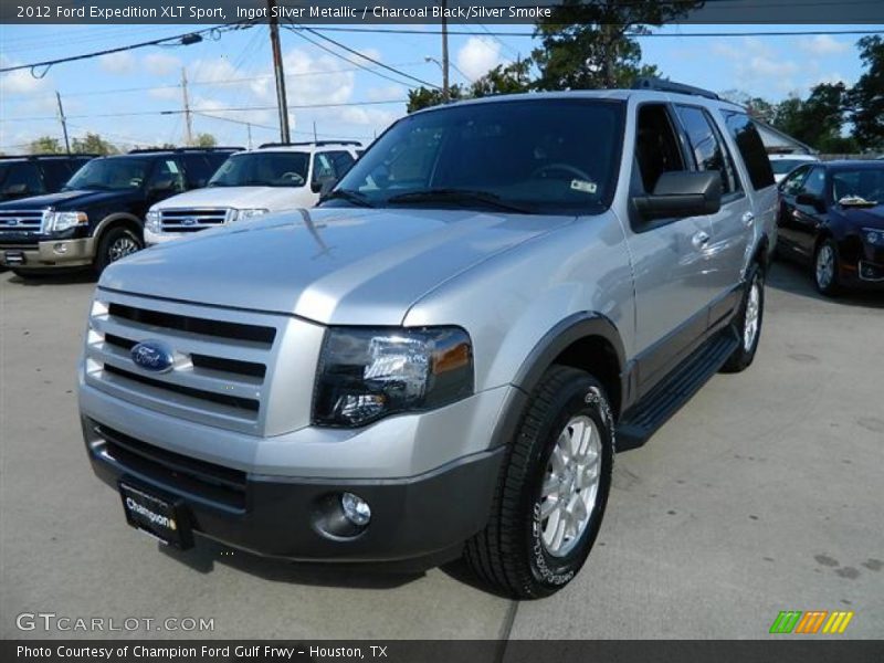 Front 3/4 View of 2012 Expedition XLT Sport