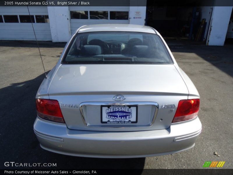 Bright Silver / Black 2005 Hyundai Sonata GLS V6