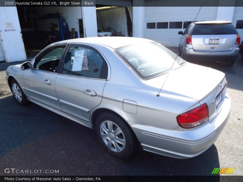 Bright Silver / Black 2005 Hyundai Sonata GLS V6