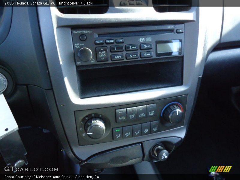 Bright Silver / Black 2005 Hyundai Sonata GLS V6