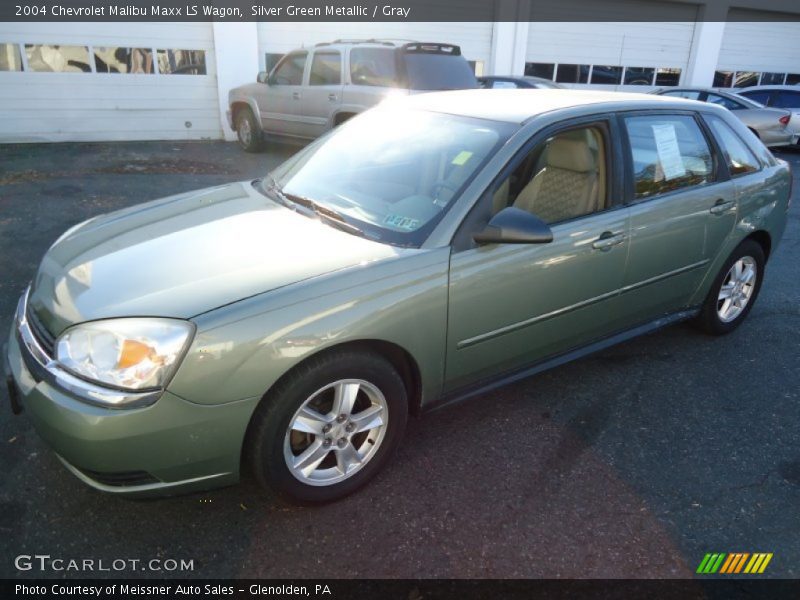 Front 3/4 View of 2004 Malibu Maxx LS Wagon