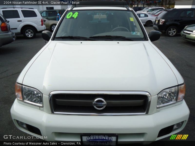 Glacier Pearl / Beige 2004 Nissan Pathfinder SE 4x4