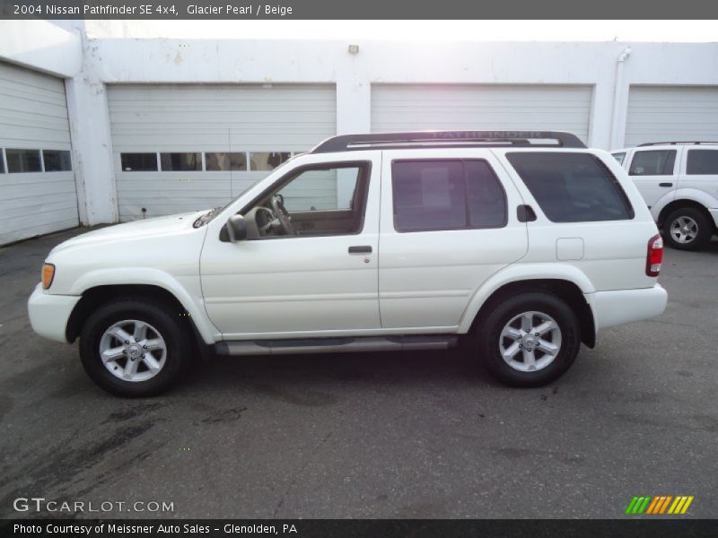 Glacier Pearl / Beige 2004 Nissan Pathfinder SE 4x4