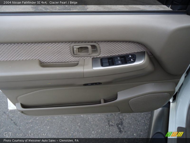 Glacier Pearl / Beige 2004 Nissan Pathfinder SE 4x4