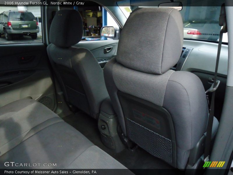 Nordic White / Gray 2006 Hyundai Tucson GL