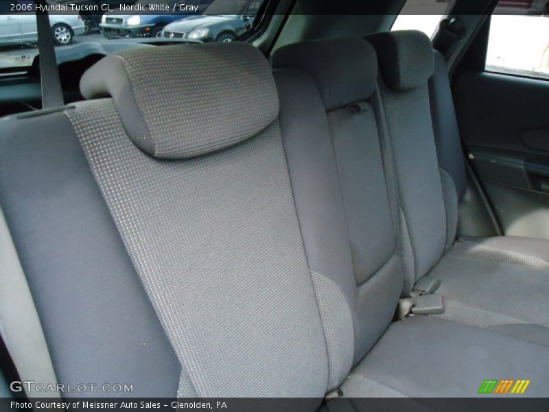 Nordic White / Gray 2006 Hyundai Tucson GL