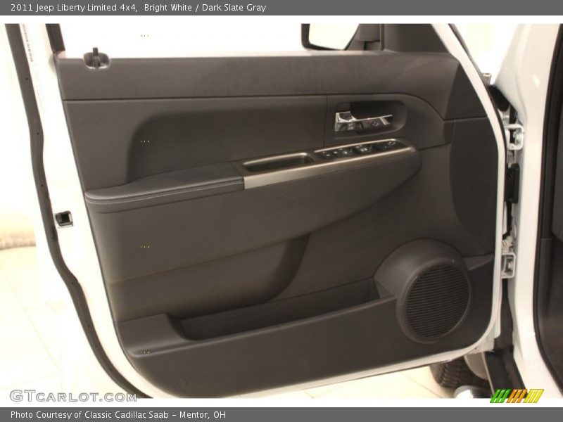 Bright White / Dark Slate Gray 2011 Jeep Liberty Limited 4x4