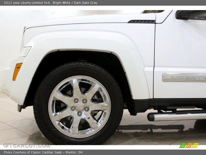 Bright White / Dark Slate Gray 2011 Jeep Liberty Limited 4x4