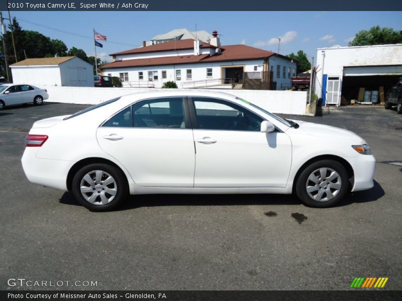 Super White / Ash Gray 2010 Toyota Camry LE