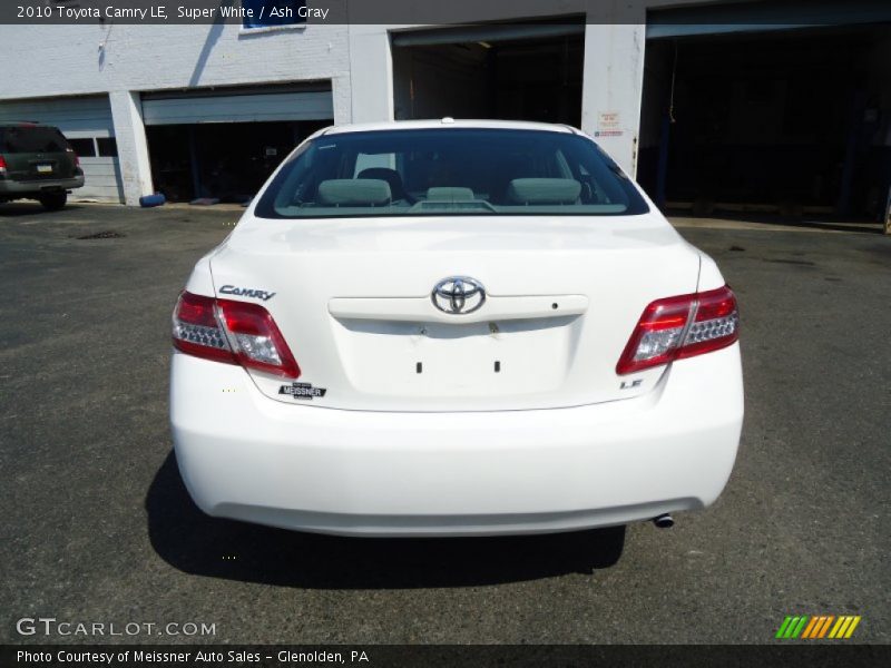 Super White / Ash Gray 2010 Toyota Camry LE