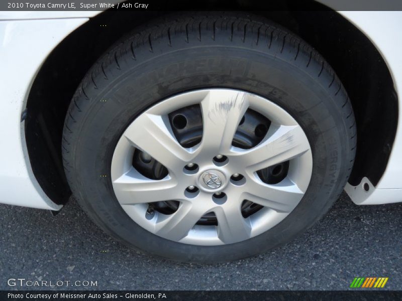 Super White / Ash Gray 2010 Toyota Camry LE