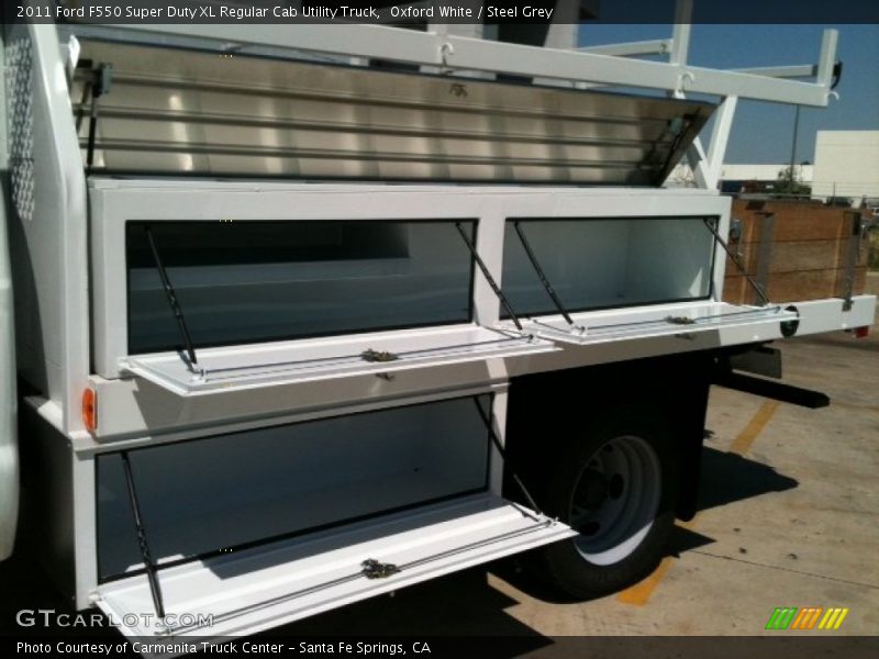 Oxford White / Steel Grey 2011 Ford F550 Super Duty XL Regular Cab Utility Truck