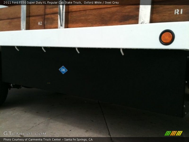 Oxford White / Steel Grey 2011 Ford F550 Super Duty XL Regular Cab Stake Truck