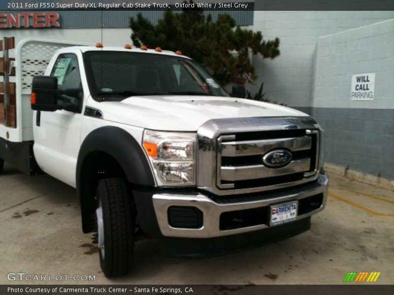 Oxford White / Steel Grey 2011 Ford F550 Super Duty XL Regular Cab Stake Truck