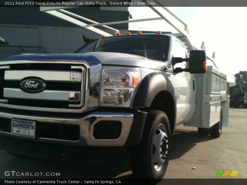 Oxford White / Steel Grey 2011 Ford F550 Super Duty XL Regular Cab Utility Truck