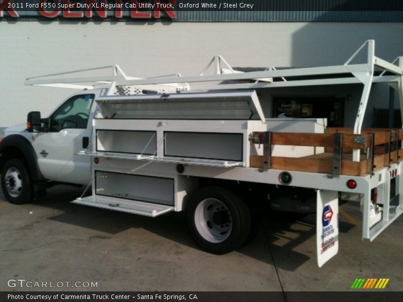 Oxford White / Steel Grey 2011 Ford F550 Super Duty XL Regular Cab Utility Truck