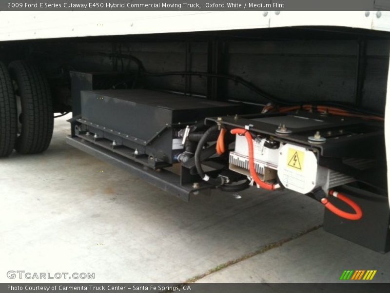Oxford White / Medium Flint 2009 Ford E Series Cutaway E450 Hybrid Commercial Moving Truck