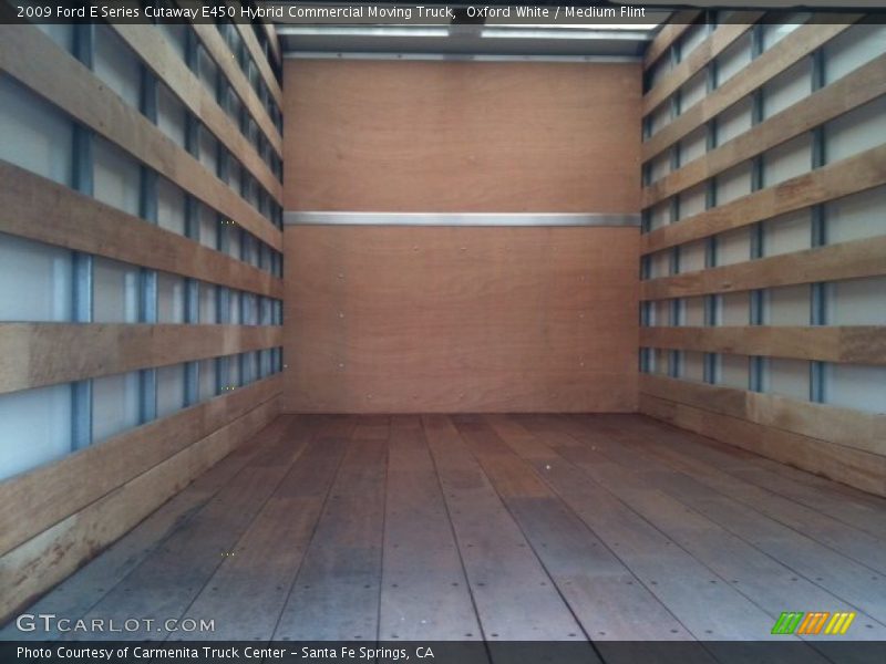  2009 E Series Cutaway E450 Hybrid Commercial Moving Truck Trunk
