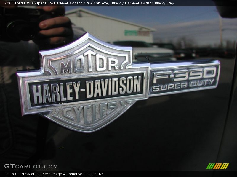  2005 F350 Super Duty Harley-Davidson Crew Cab 4x4 Logo