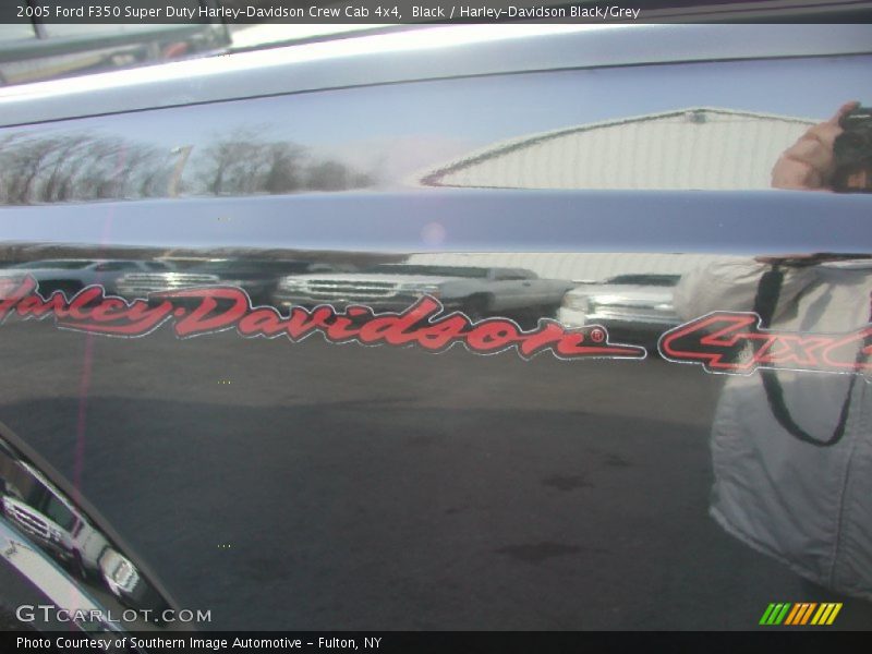  2005 F350 Super Duty Harley-Davidson Crew Cab 4x4 Logo