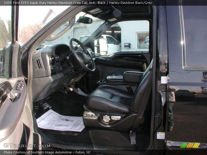  2005 F350 Super Duty Harley-Davidson Crew Cab 4x4 Harley-Davidson Black/Grey Interior